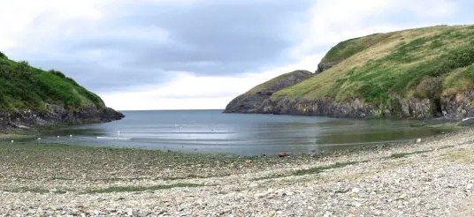 Ceibwr Beach